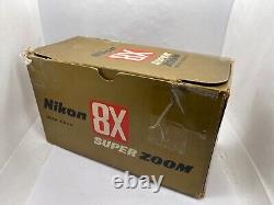 Appareil photo de film vintage Nikon 8X Super Zoom Super 8 en état proche de MINT du JAPON